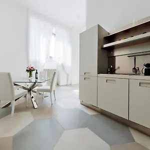 https://luxury-loft-milano-castello.italymilanhotels.net